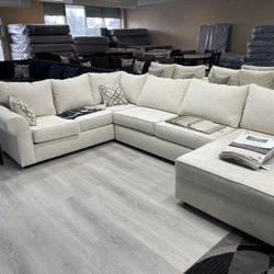 U-SHAPED SECTIONAL