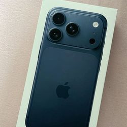 Apple IPhone 17 Pro Max 256gb  Unlocked, FREE Smartwach/ Headphones. Pay $1 Today Rest in payments. NO CREDIT NEEDED FINANCING