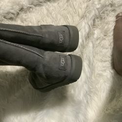 Ugg Woman Size 9