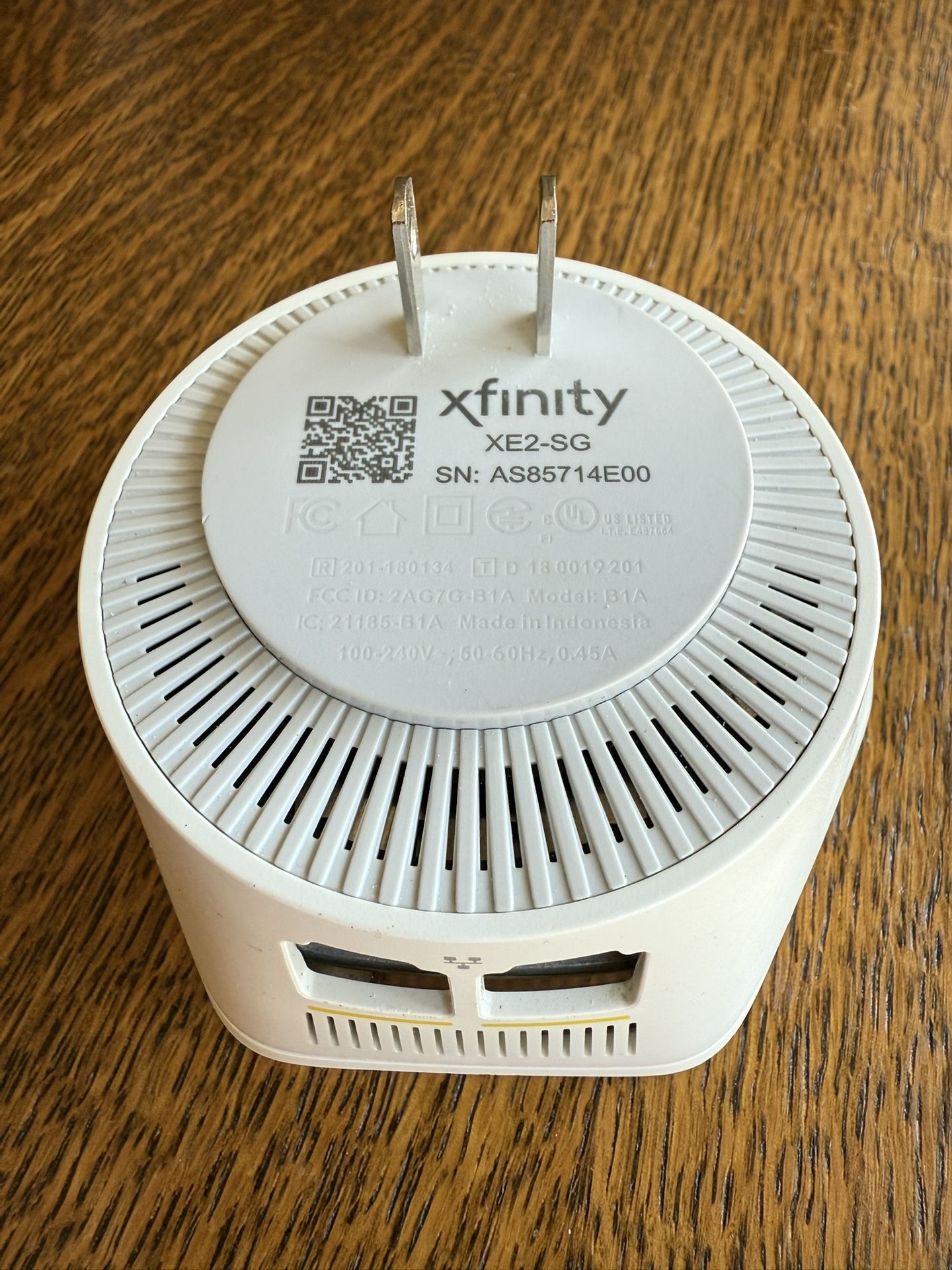 Xfinity X-Fi Pod 2nd Gen WiFi Extender - Model XE2-SG