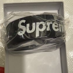 Supreme repeat leather belt