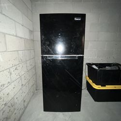 Magic Chef Refrigerator Freezer