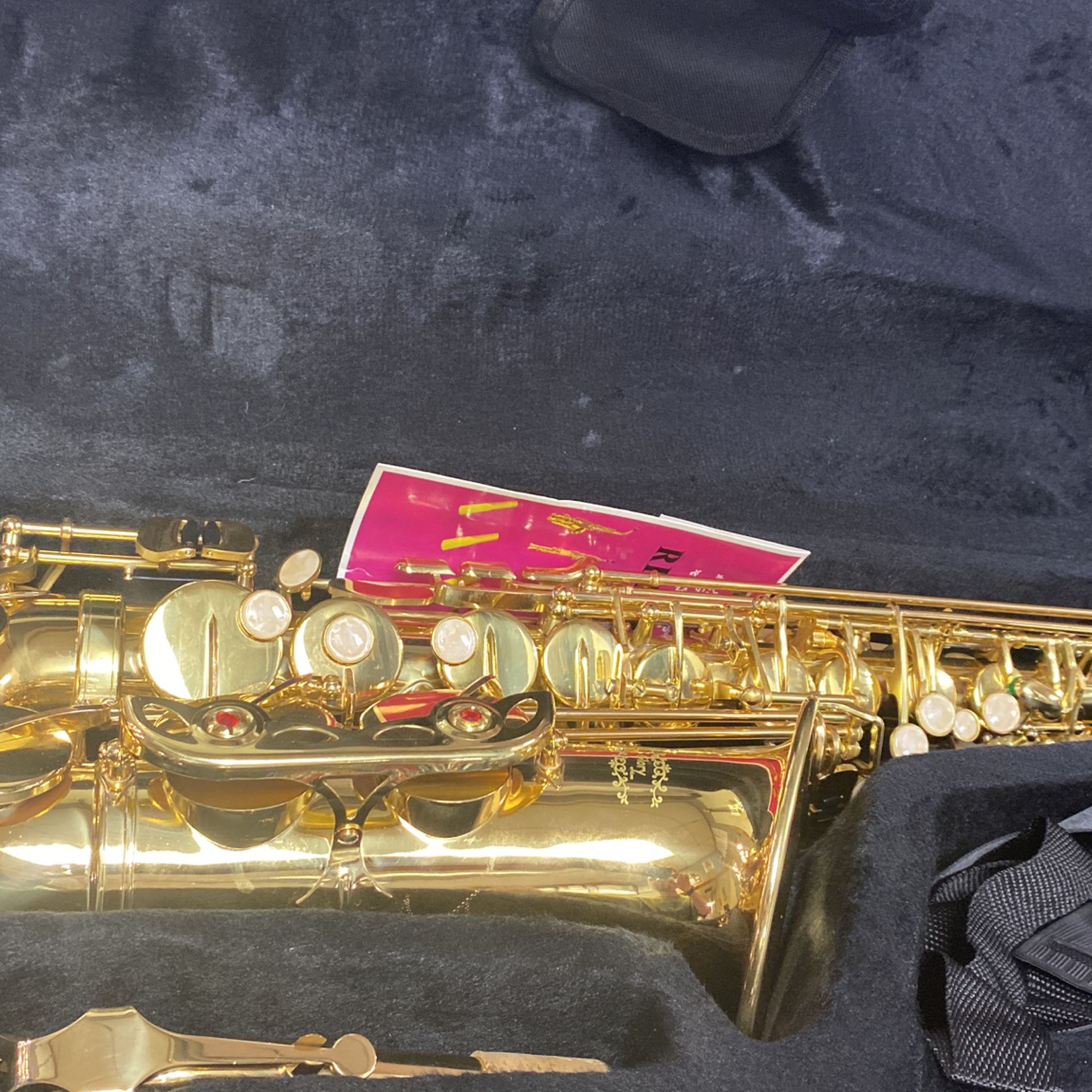 Glory Professional Saxophone (like New)￼