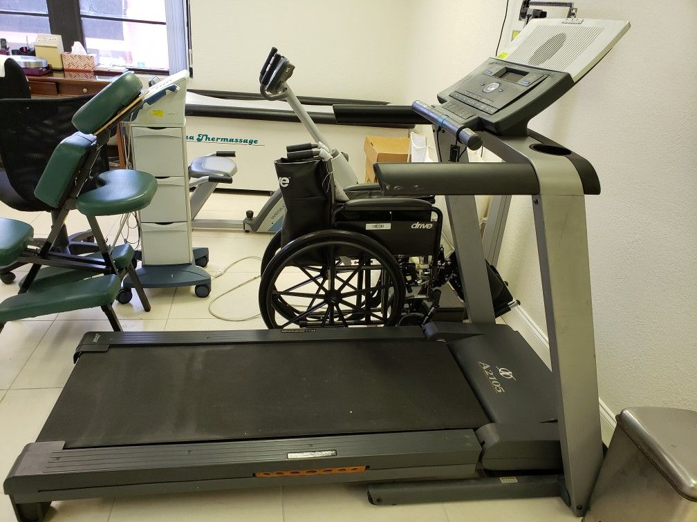 Treadmill NordicTrack A2105 for Sale in Miami, FL OfferUp