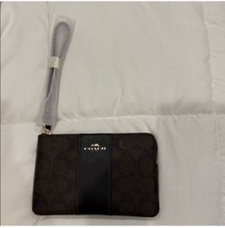 Wristlet wallet