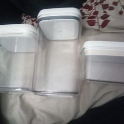 3 Cool Locking Containers 