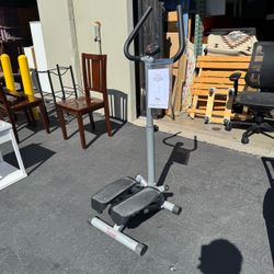 Sunny Health & Fitness Twist Stepper Step Machine w/ Handlebar and LCD Monitor Good Condition