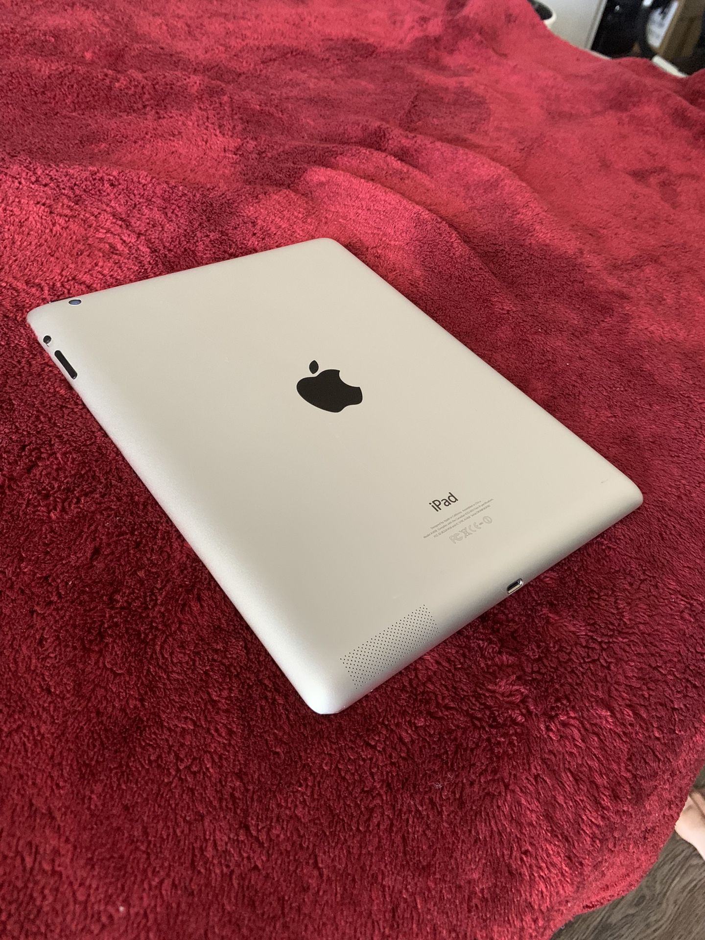 iPad 4th Generation 16GB (Apple ID locked, for parts)