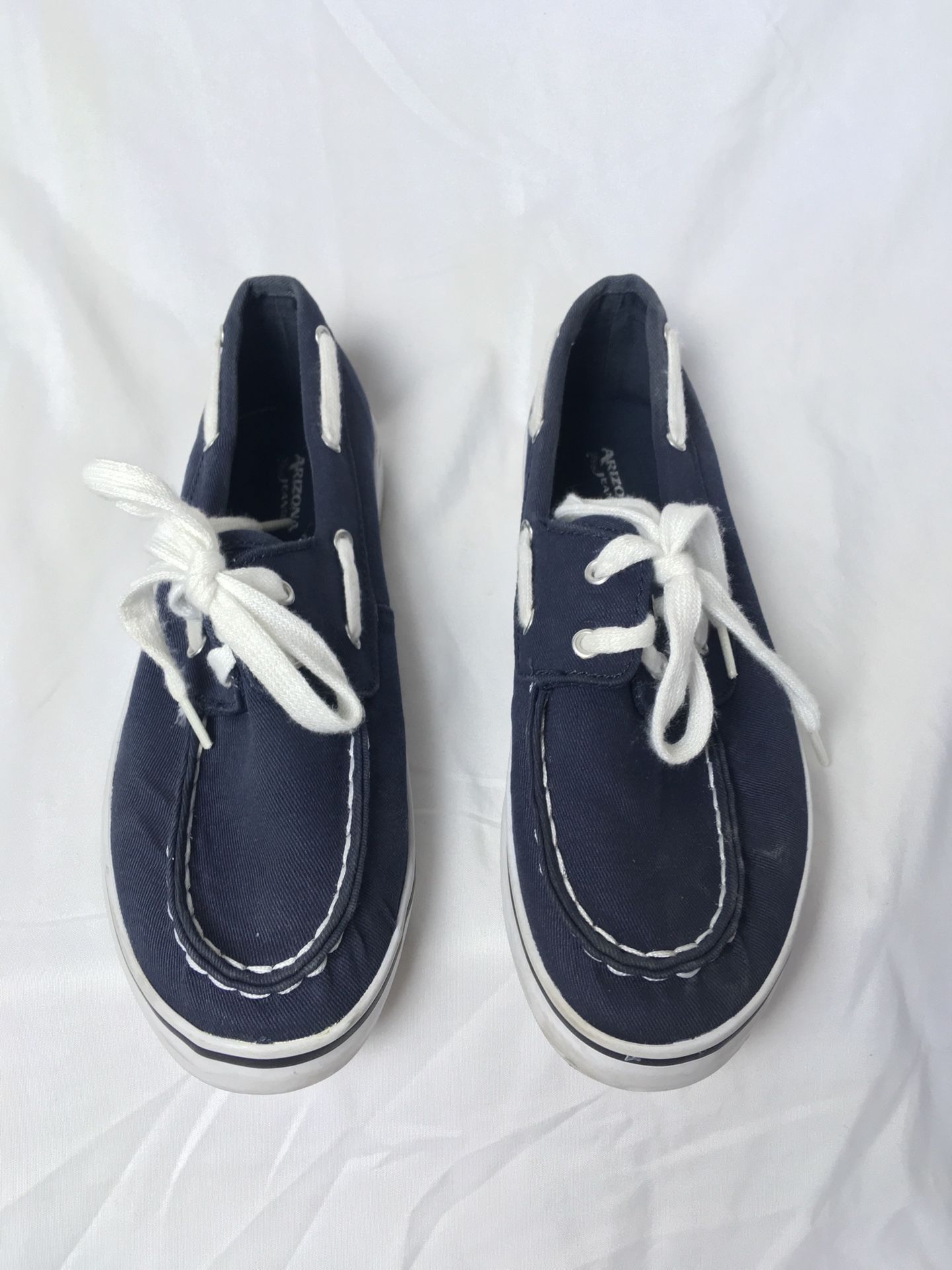 Boy’s Shoes size 4
