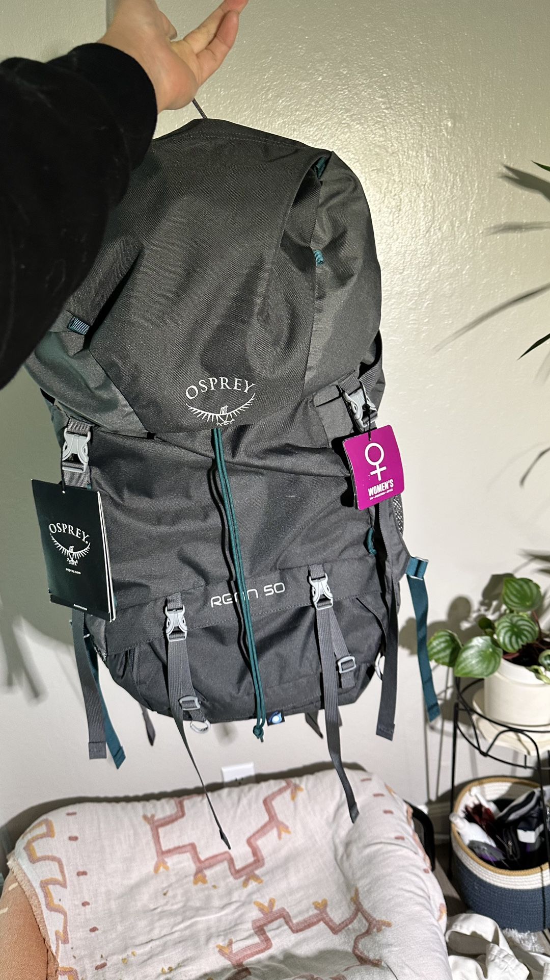 Osprey Renn 50L Women's Backpacking Backpack, Cinder Grey $155 - www.disolcolor.com Osprey Renn 50L Women's Backpacking Backpack, Cinder Grey $155 - www.disolcolor.com