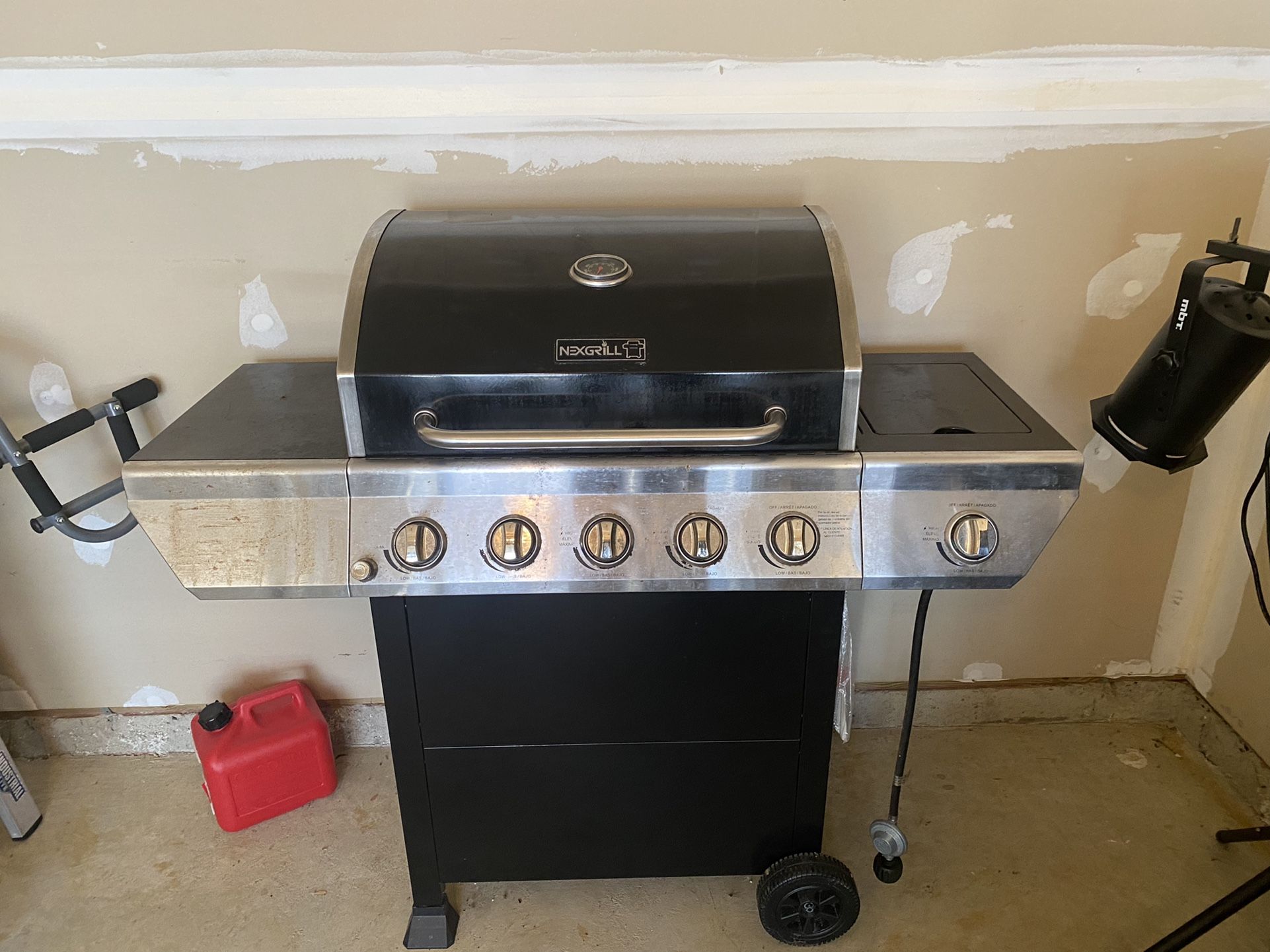 Gas Grill 