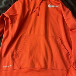 Red Nike hoodie Size Large !!!