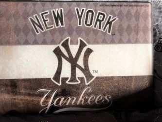 Small glass, New York Yankee, cutting board