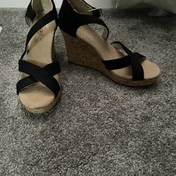 Toms Wedges (Size 8)