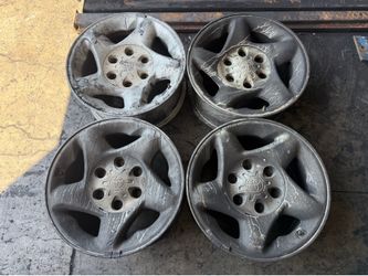 Toyota Pickup or 4Runner 16 inch aluminum wheels and caps 6 lugs