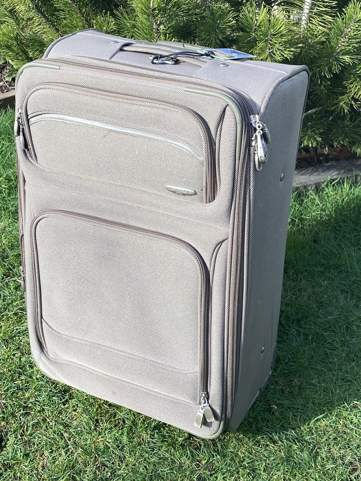 Luggage Suit Case for Sale in Vancouver, WA OfferUp