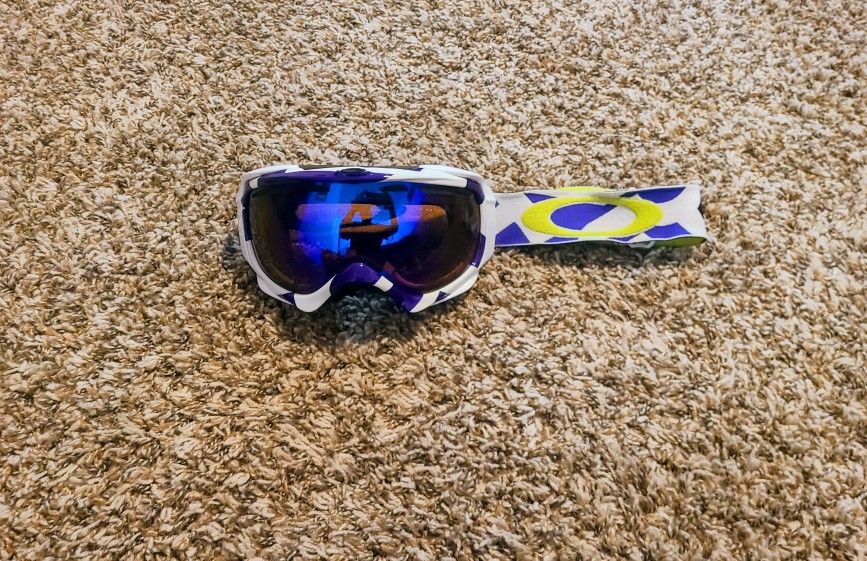 Like New OAKLEY Snowboard/Ski Goggles