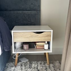 Nightstands (Set of 2)