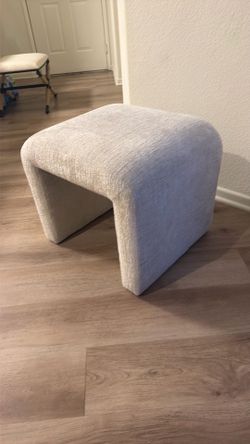 Luxury Curved Upholstered Petite Bench Ottoman