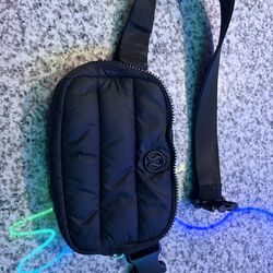 Lululemon puffer belt bag