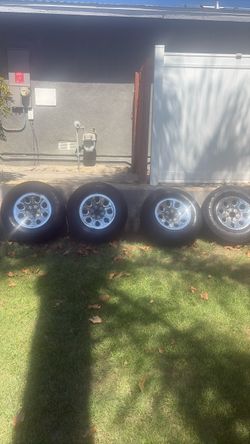 Set of 4 Chrome Wheels with Tires