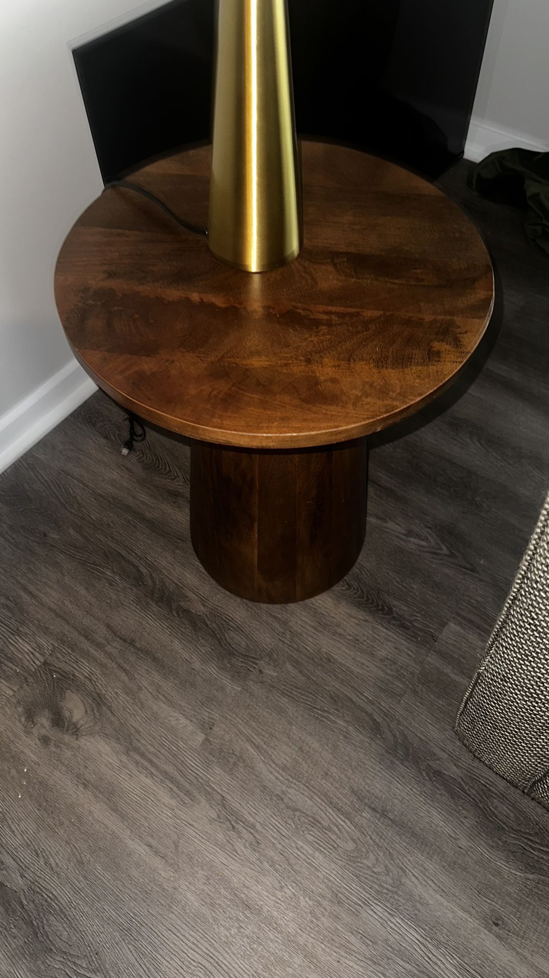 2 Side Tables