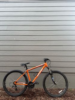 Raleigh Talus 2 Mountain Bike – Medium Frame / 27.5” wheels Bicycle