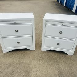 Beautiful Pair Of Mid Century Modern  Belcourt White Nightstands Tables