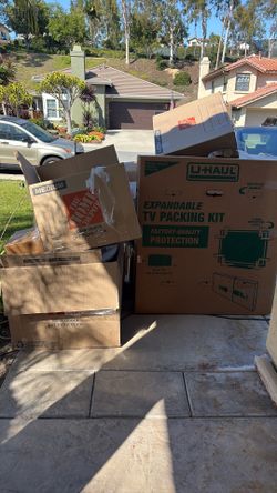 Free assembled moving boxes