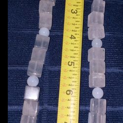 8-1/2" WHITE QUARTZ & WHITE ONYX NECKLACE 
