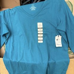 Woman shirt Vneck