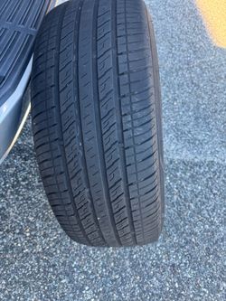 Used Car Tire with Good Tread