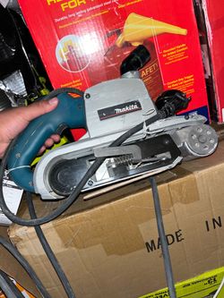 Makita 9403 4" x 24" Belt Sander
