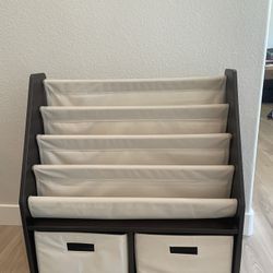 Kid's Easy Access Book Display & Storage