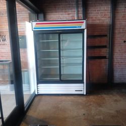 True Light Up 5 Shelf  Upright Cooler 