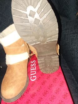 Guess sherpa/suede bootie with chain