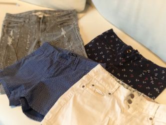 Women’s bottoms lot of 4, Size 0/1 GAP, Banana Republic, BILLABONG!