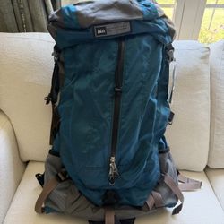 REI Venus Women’s Internal Frame Backpack-Small
