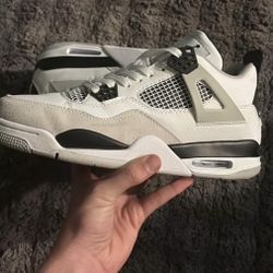 Jordan 4 Military Blacks 
