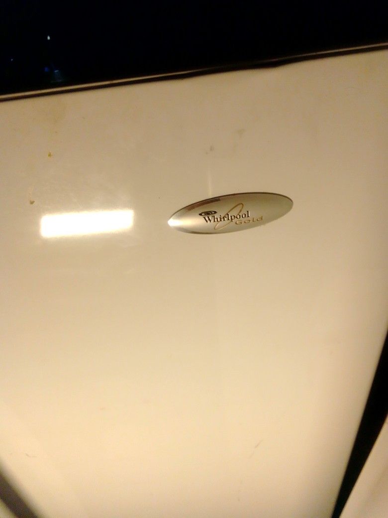 Whirl Pool Refrigerator 