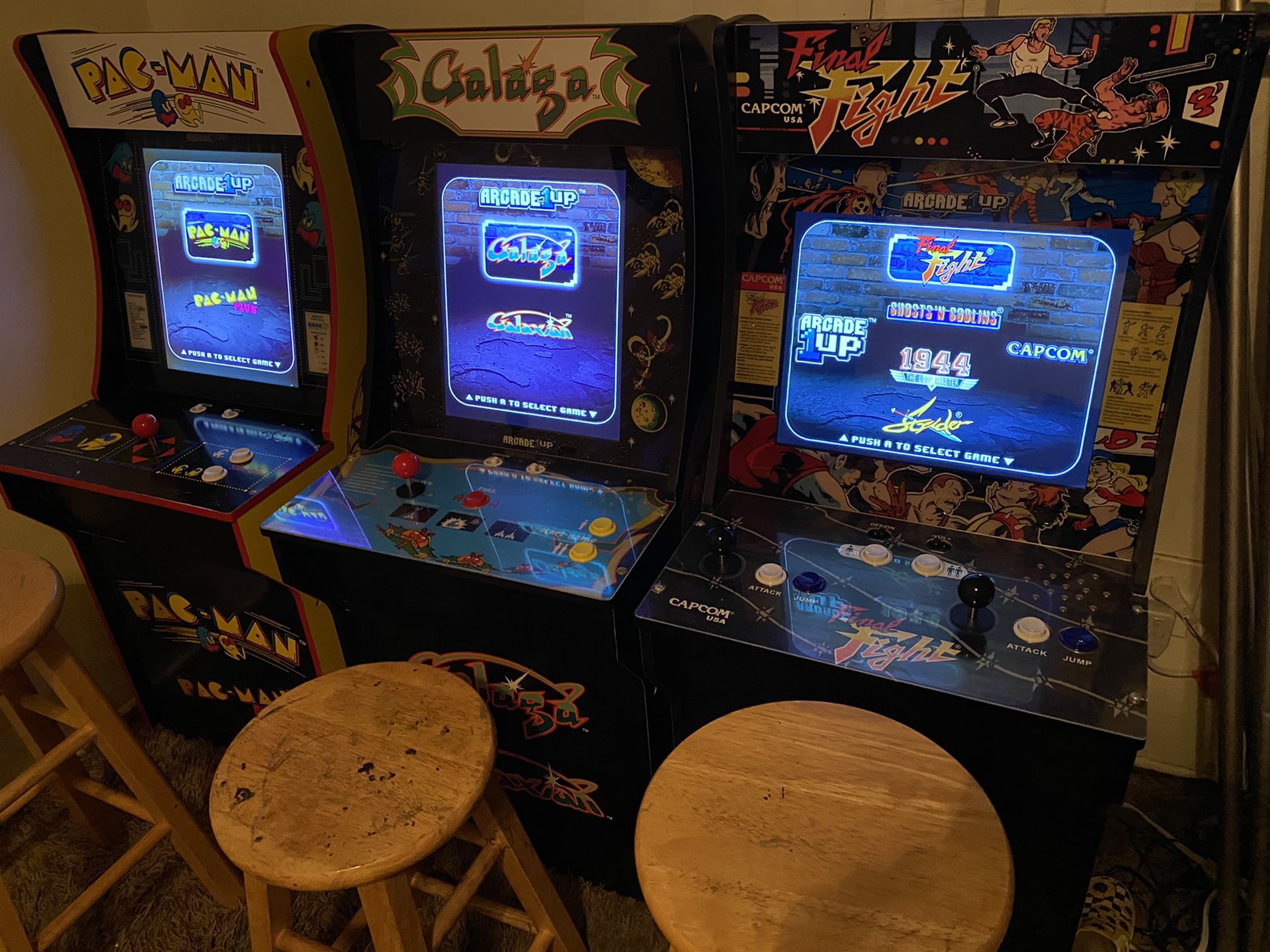 I got 3 arcade games in really good condition They work perfect... they’re a little smaller than the original ones there like 5 feet... asking 680 fo
