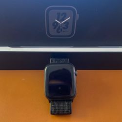 Apple Watch Series 4 Nike Space Grey 44mm
