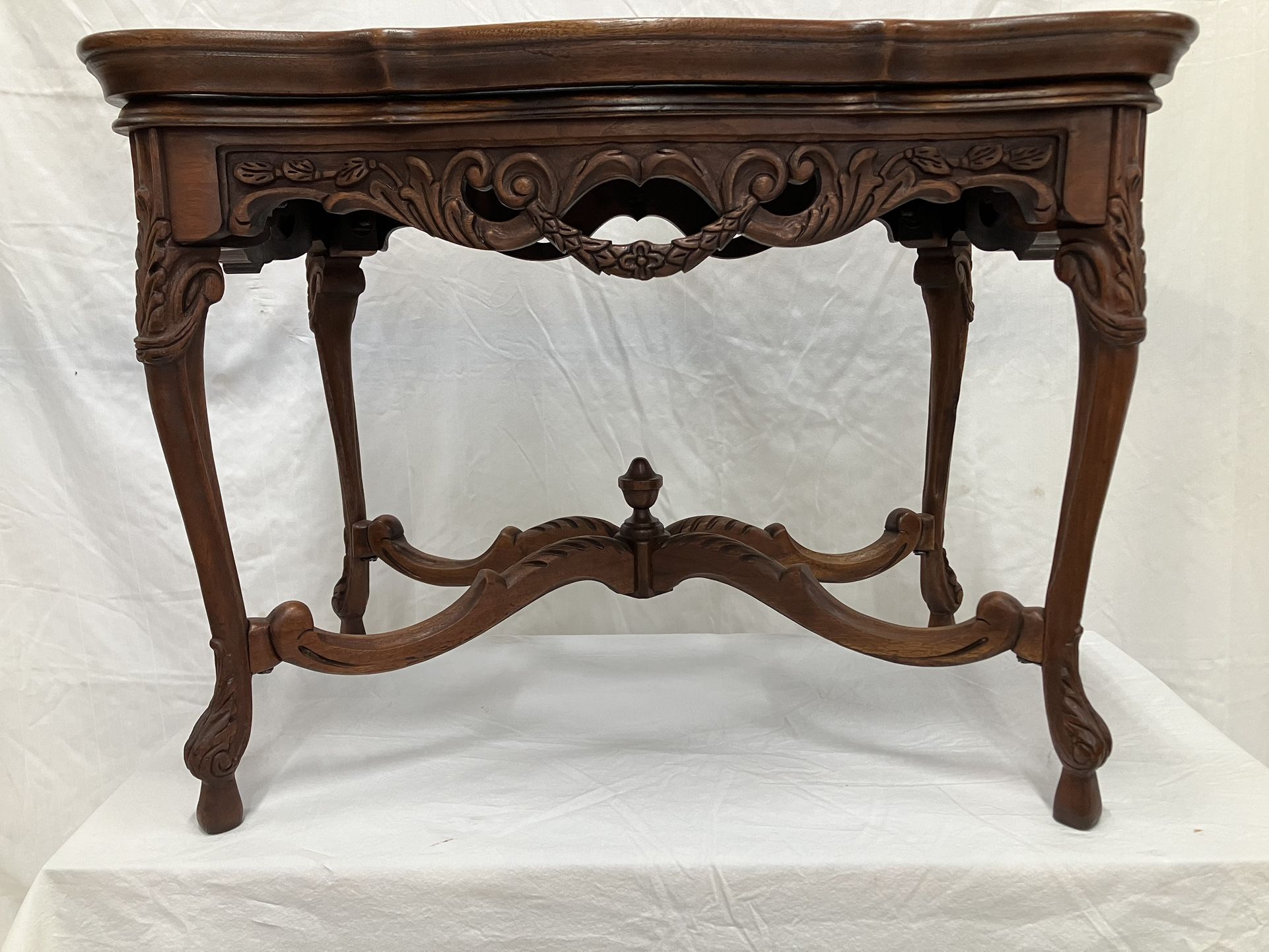 Antique Tea Table/Accent Table