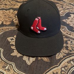 Fitted hat