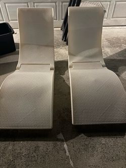 White Plastic Outdoor Chaise Lounge Chairs Set of 2