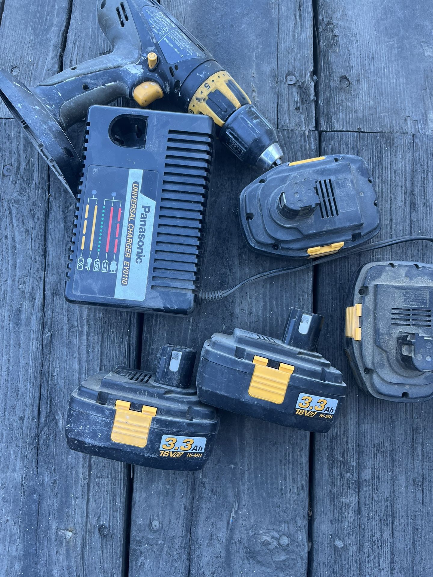 Panasonic 18 Volt 1/2 Drive Drill with 3 Used Batteries & Charger