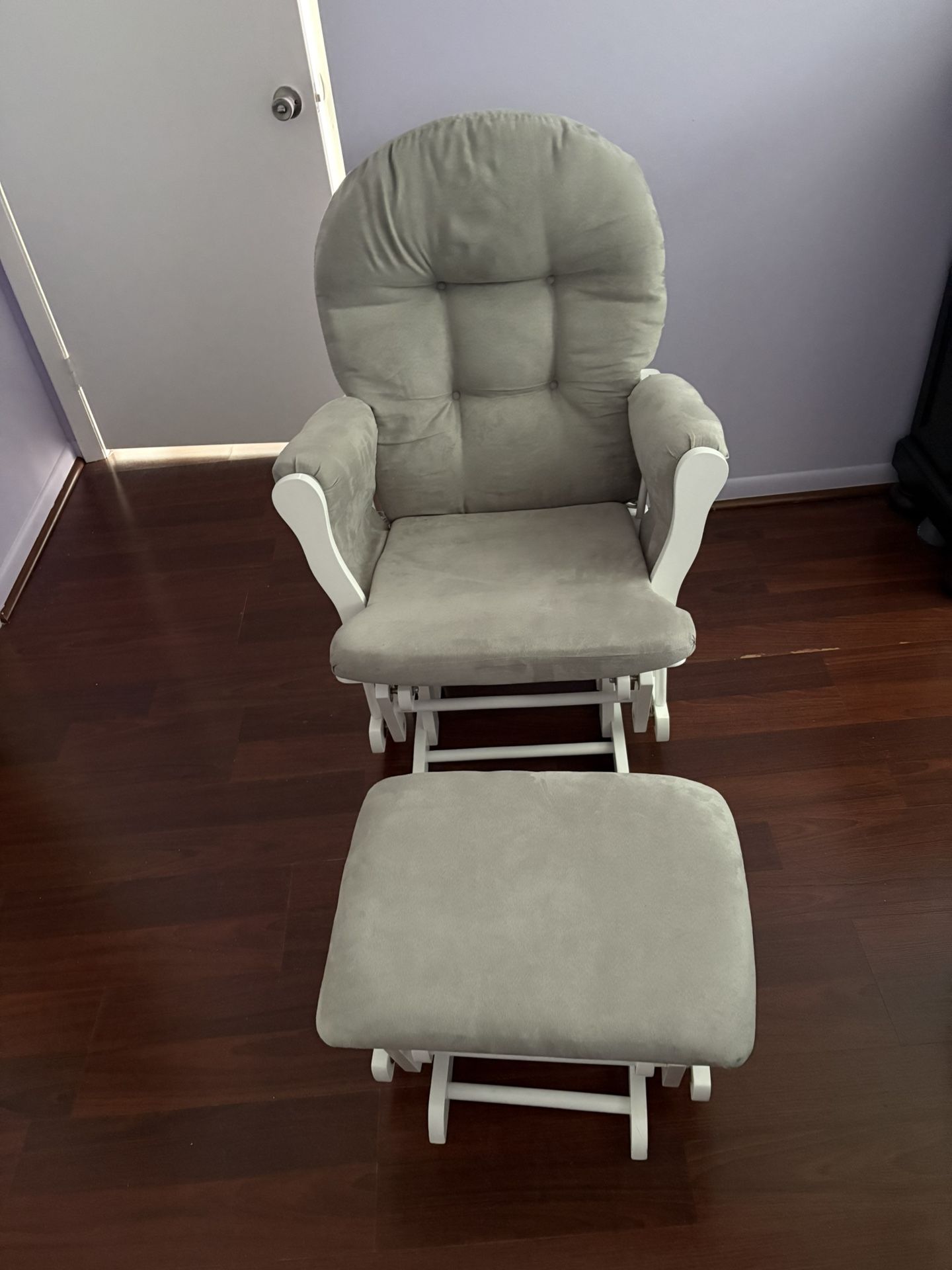 WINDSOR GLIDER & OTTOMAN
