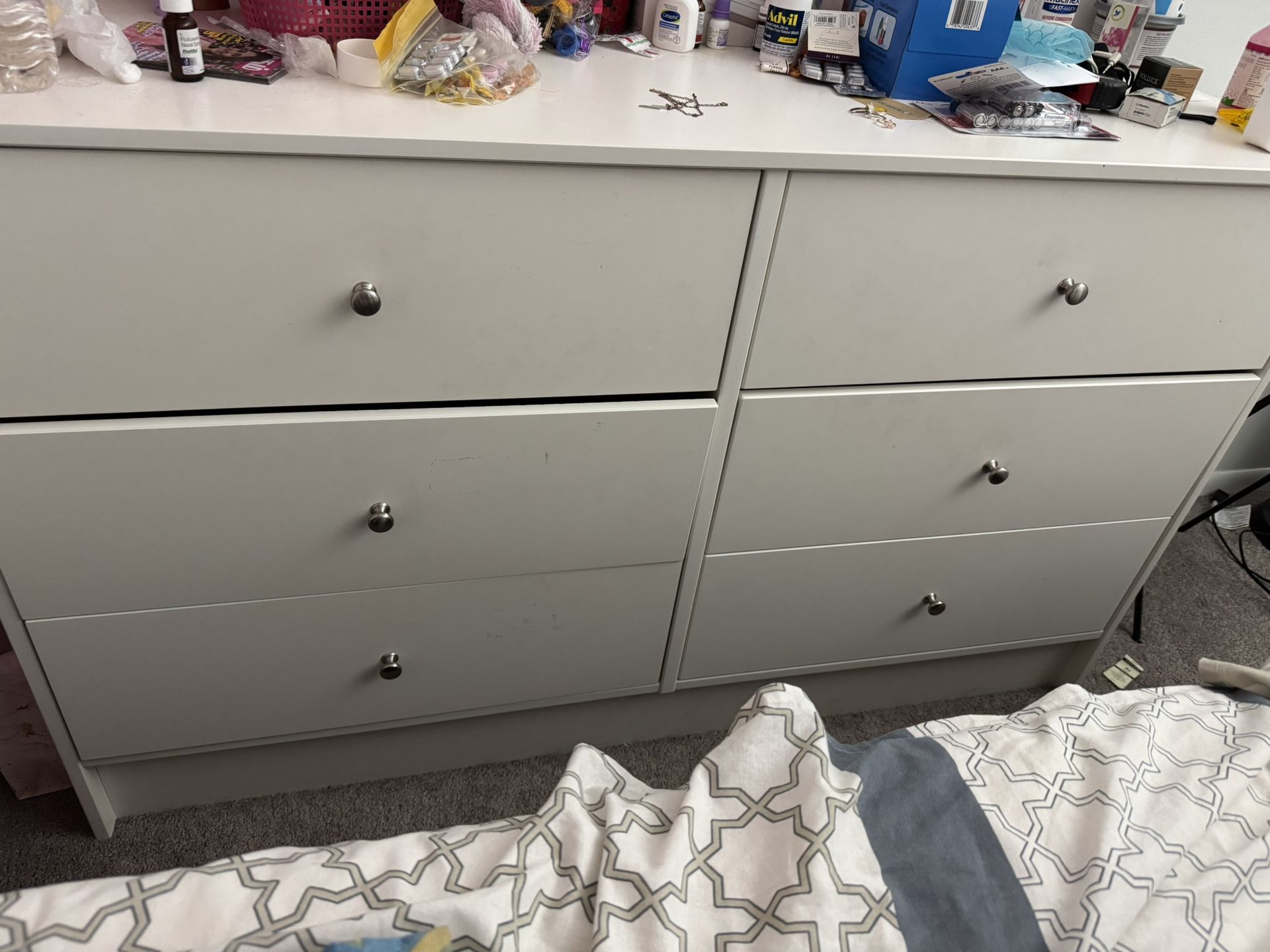 6 Drawer dresser (White)