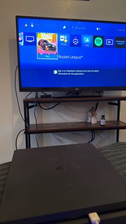 PS4 Slim TB w/controller + 4  games