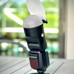 Round Head TTL Flash Godox V1 With Kit